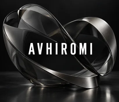 검은 유리 곡선 위의 AVHIROMI 로고
